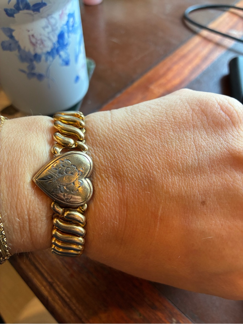 Victorian Gold fill Heart Stretch Bracelet - Women Jewelry - Picture 5 of 5